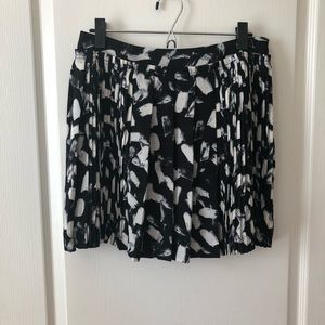 Banana Republic pleated skirt